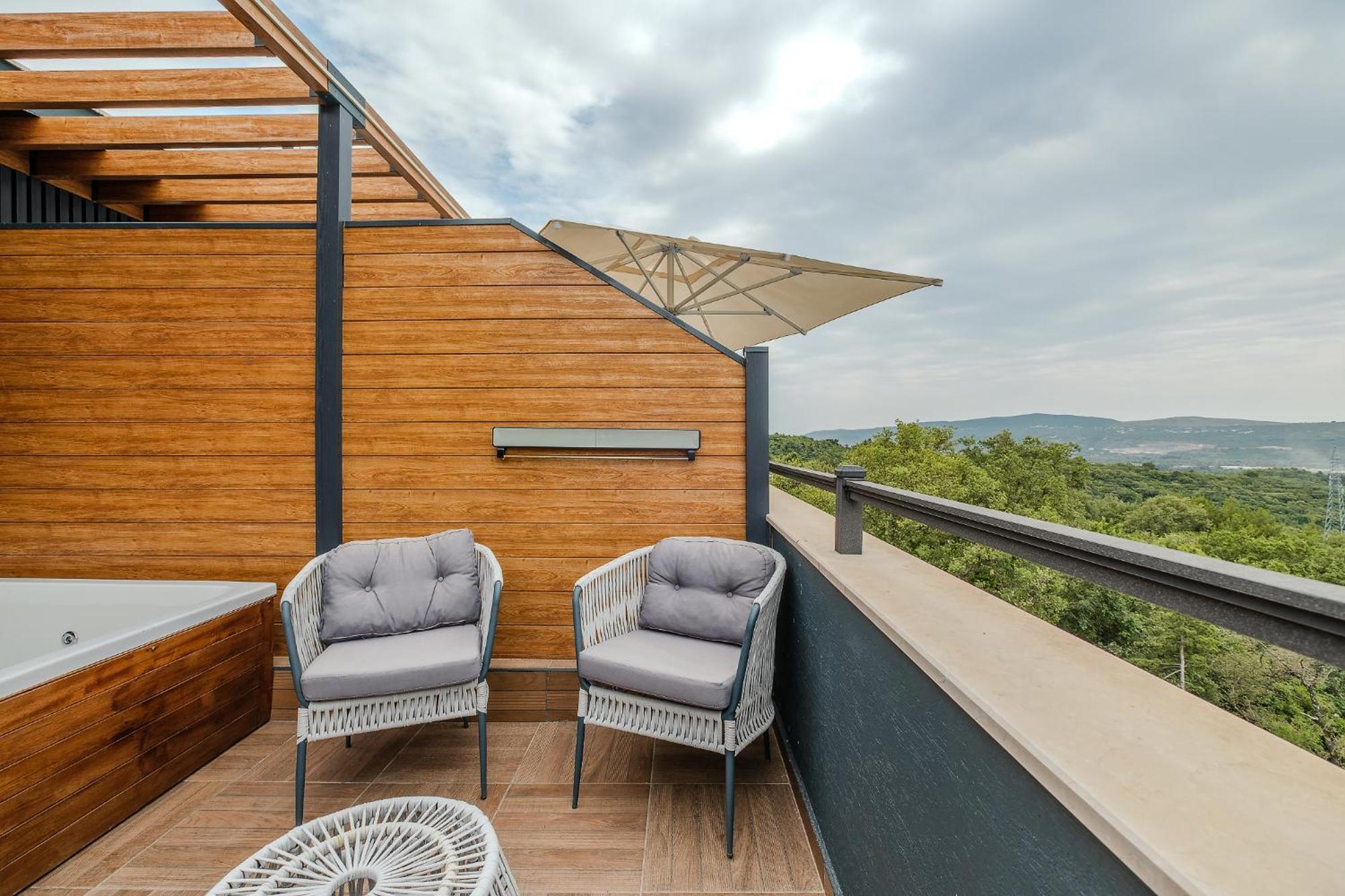 Montenegro Lodge Kavač Rom bilde Terrace