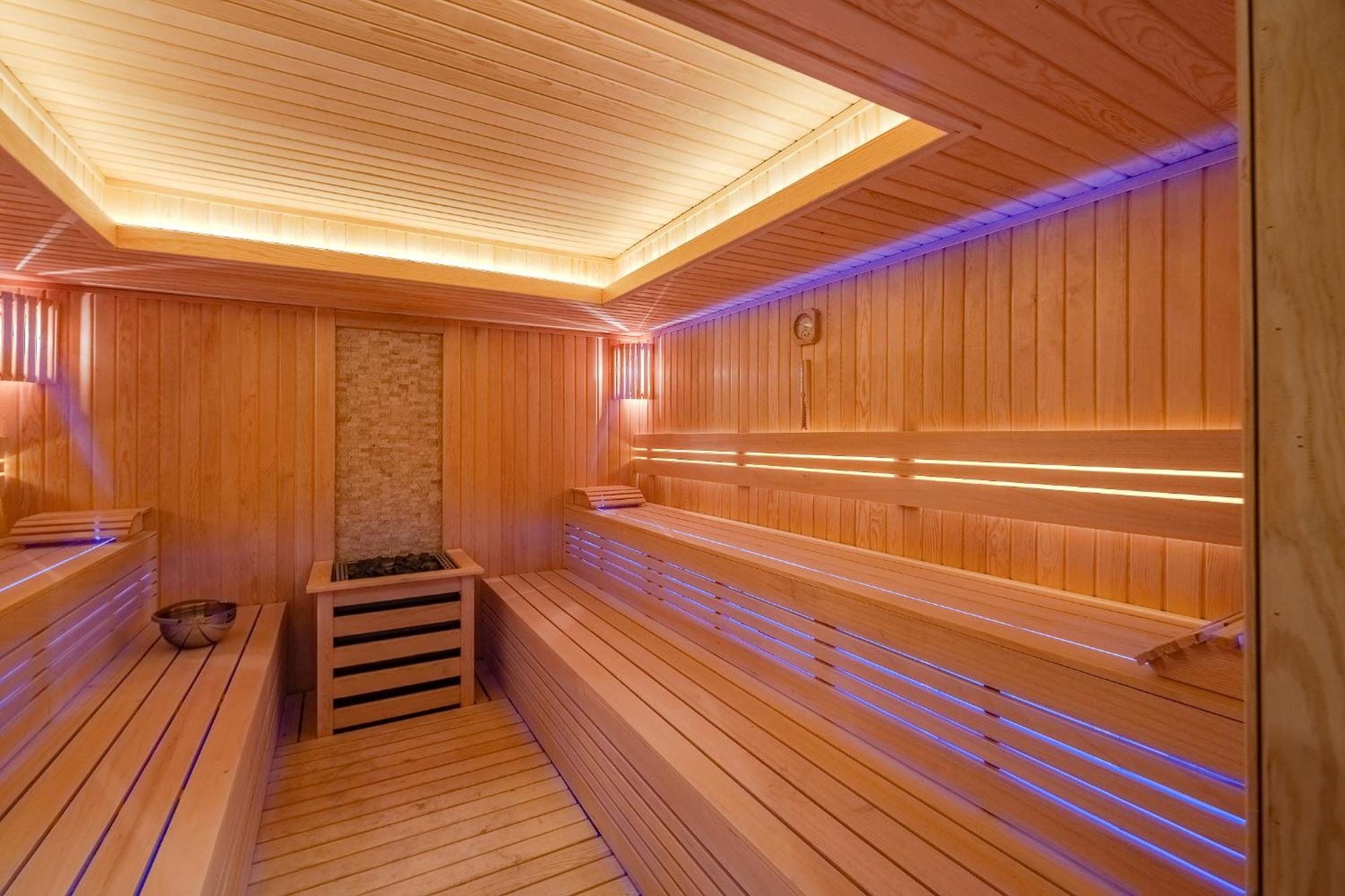 Montenegro Lodge Kavač Eksteriør bilde A modern Finnish sauna